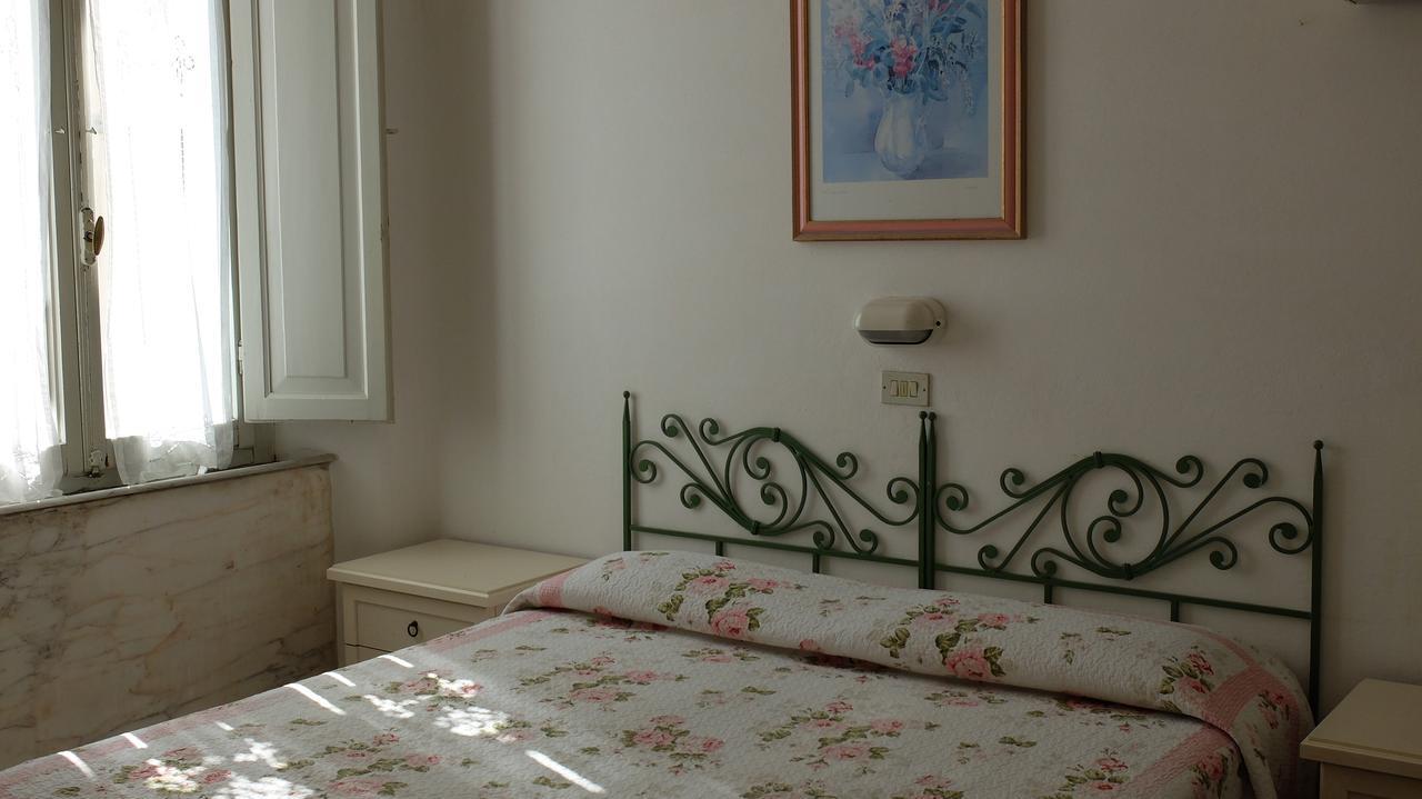Villa La Fonte Marina di Pietrasanta Bilik gambar